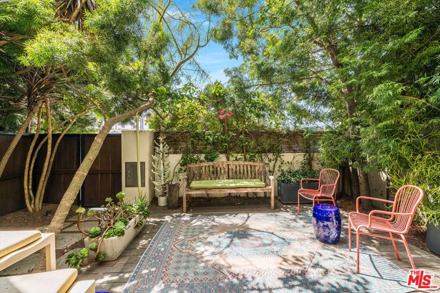 417 Venice Way, Los Angeles, CA 90291