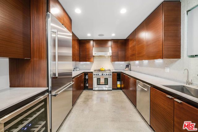 417 Venice Way, Los Angeles, CA 90291