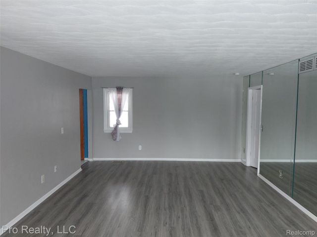 8445 Crestshire Drive, Augusta Charter Township, MI 48197