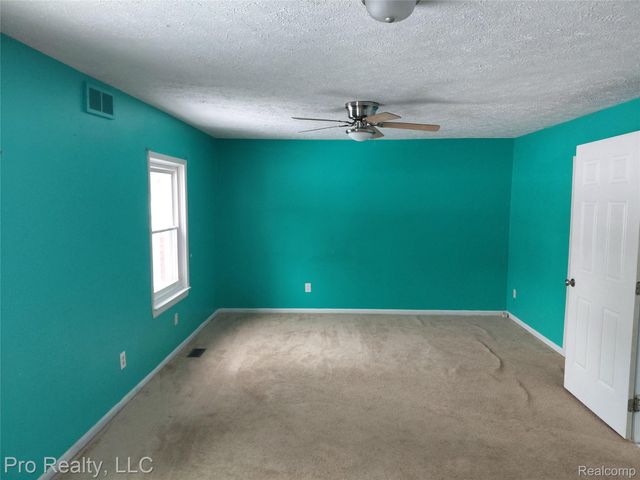 8445 Crestshire Drive, Augusta Charter Township, MI 48197