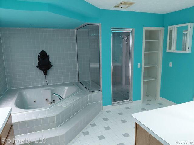 8445 Crestshire Drive, Augusta Charter Township, MI 48197