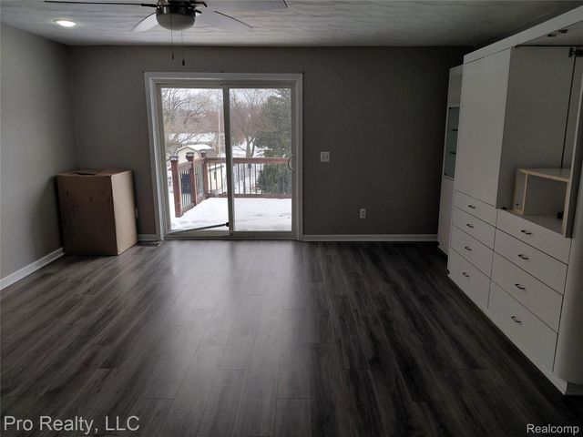 8445 Crestshire Drive, Augusta Charter Township, MI 48197