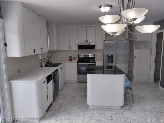 8445 Crestshire Drive, Augusta Charter Township, MI 48197