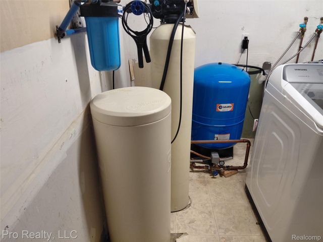 8445 Crestshire Drive, Augusta Charter Township, MI 48197