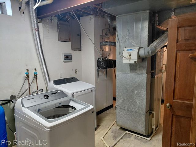 8445 Crestshire Drive, Augusta Charter Township, MI 48197