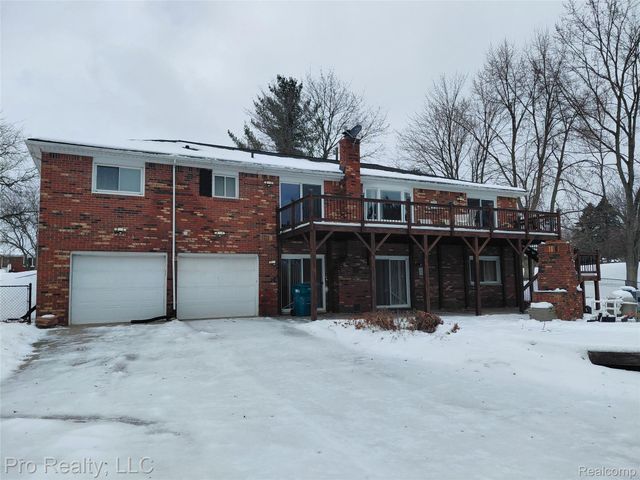 8445 Crestshire Drive, Augusta Charter Township, MI 48197