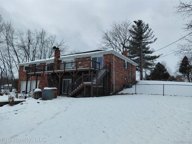 8445 Crestshire Drive, Augusta Charter Township, MI 48197