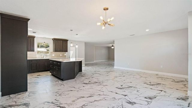 2318 39TH AVENUE N, St Petersburg, FL 33714