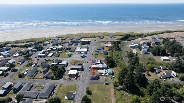 40 Main Street, Pacific Beach, WA 98571