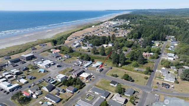 40 Main Street, Pacific Beach, WA 98571
