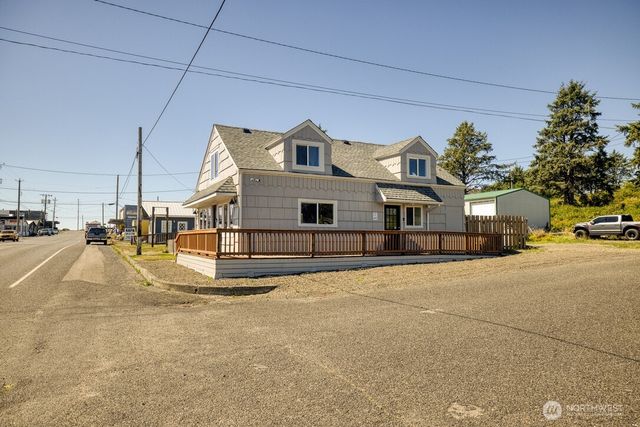 40 Main Street, Pacific Beach, WA 98571