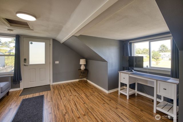 40 Main Street, Pacific Beach, WA 98571