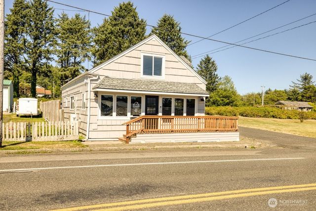 40 Main Street, Pacific Beach, WA 98571