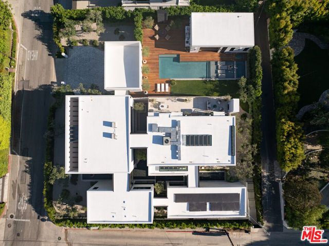 1307 N Doheny Drive, Los Angeles, CA 90069