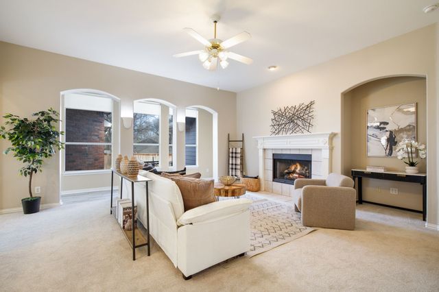 921 W Muirfield Road, Garland, TX 75044