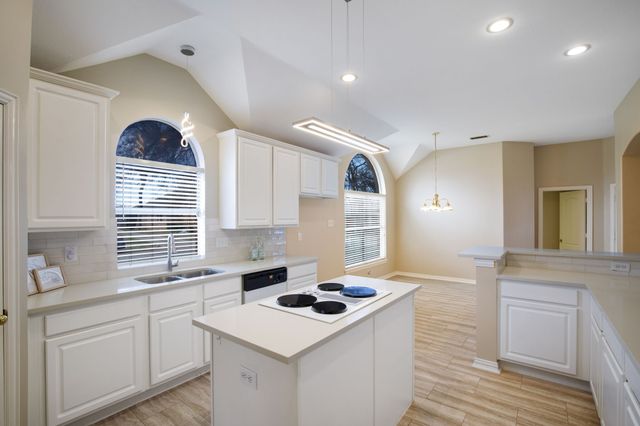 921 W Muirfield Road, Garland, TX 75044