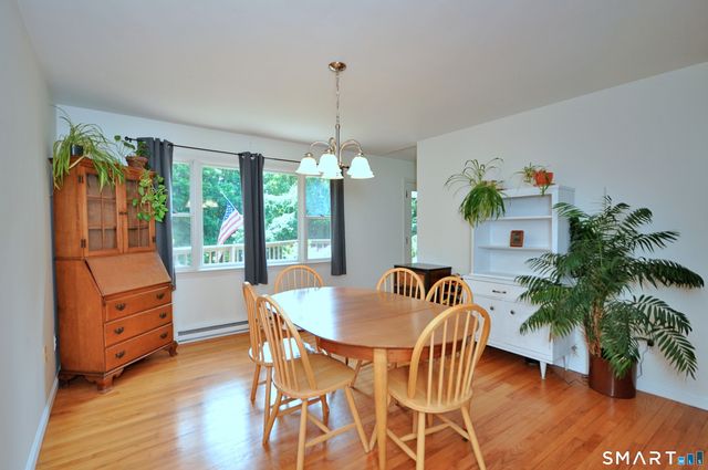 21 Carriage Lane, Roxbury, CT 06783