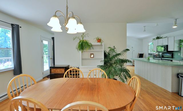 21 Carriage Lane, Roxbury, CT 06783