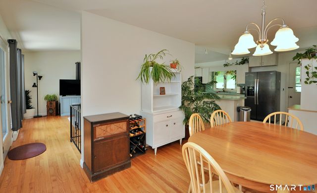 21 Carriage Lane, Roxbury, CT 06783