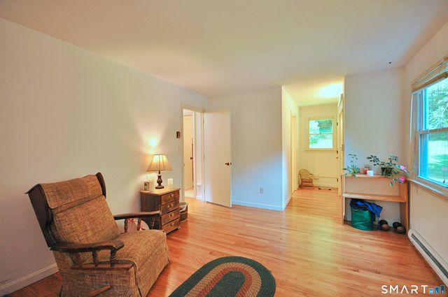 21 Carriage Lane, Roxbury, CT 06783
