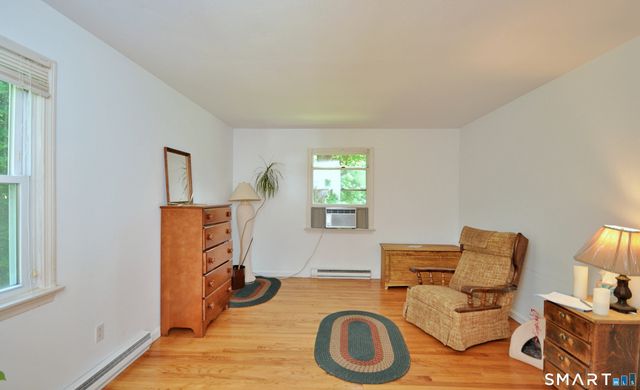 21 Carriage Lane, Roxbury, CT 06783