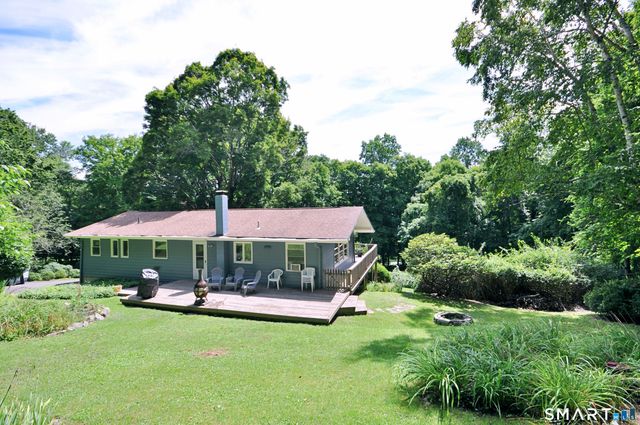 21 Carriage Lane, Roxbury, CT 06783