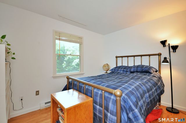 21 Carriage Lane, Roxbury, CT 06783