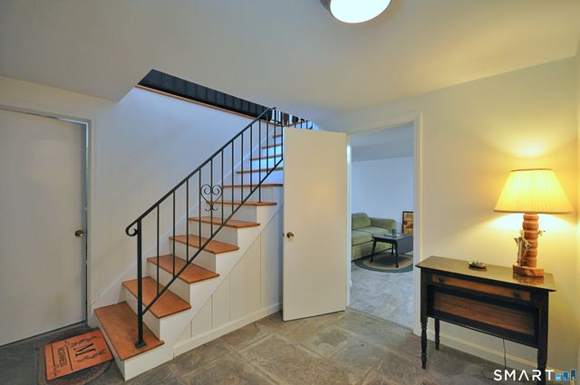 21 Carriage Lane, Roxbury, CT 06783