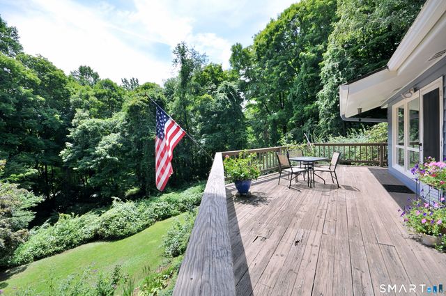 21 Carriage Lane, Roxbury, CT 06783