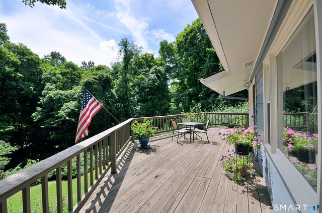 21 Carriage Lane, Roxbury, CT 06783