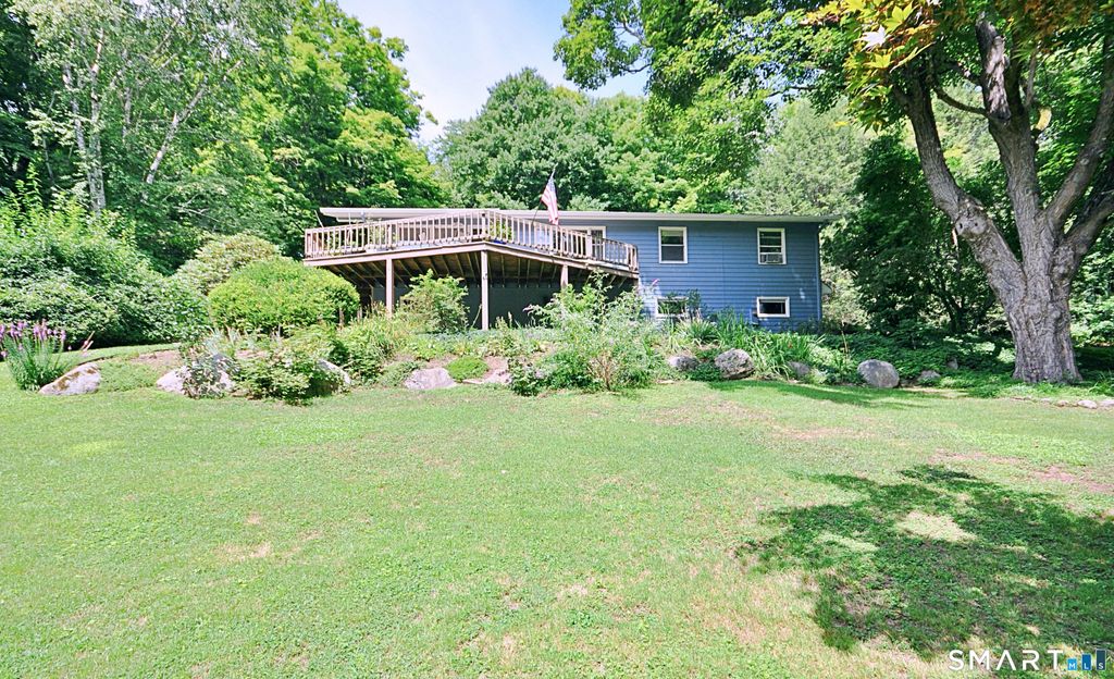 21 Carriage Lane, Roxbury, CT 06783