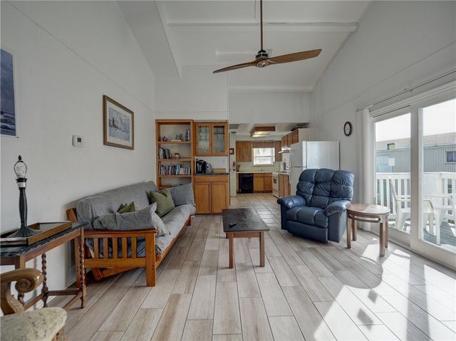 14300 S Padre Island Dr 197, Corpus Christi, TX 78418