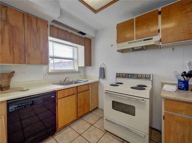 14300 S Padre Island Dr 197, Corpus Christi, TX 78418