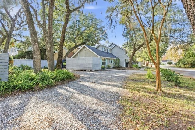 241 Broadway Street, St Simons Island, GA 31522
