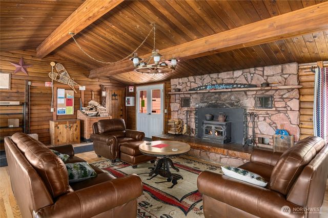 180 Horse Heaven Road, Cle Elum, WA 98922
