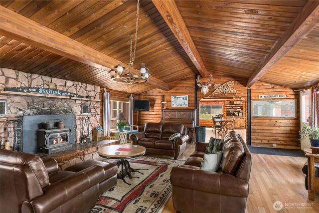 180 Horse Heaven Road, Cle Elum, WA 98922