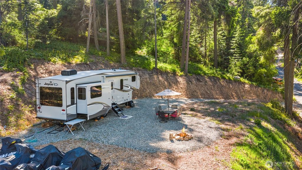 180 Horse Heaven Road, Cle Elum, WA 98922