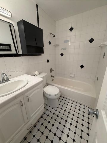 2240 NE Rustic Way, Jensen Beach, FL 34957