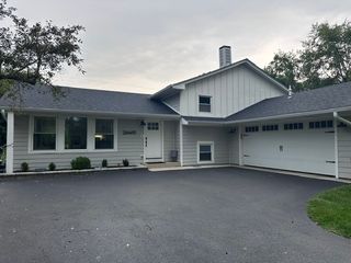 26W490 JEWELL Road, Winfield, IL 60190