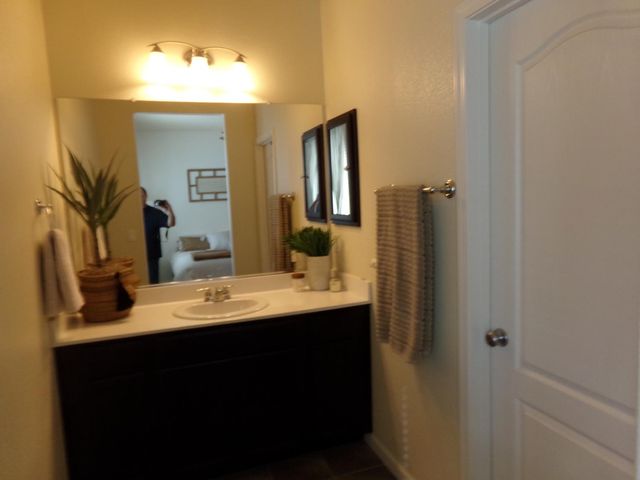 2365 Beardsley Ave, Manteca, CA 95337