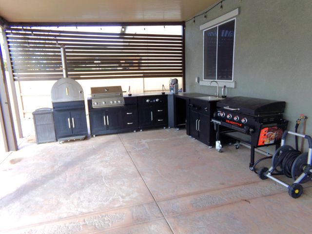 2365 Beardsley Ave, Manteca, CA 95337