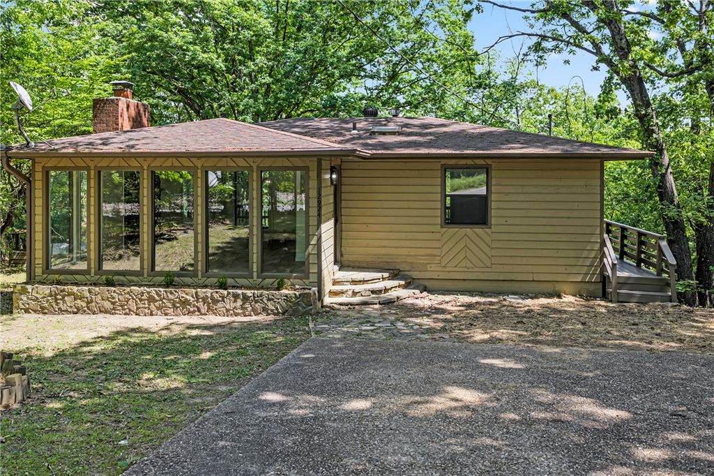 12924 Shaffer Road, Garfield, AR 72732