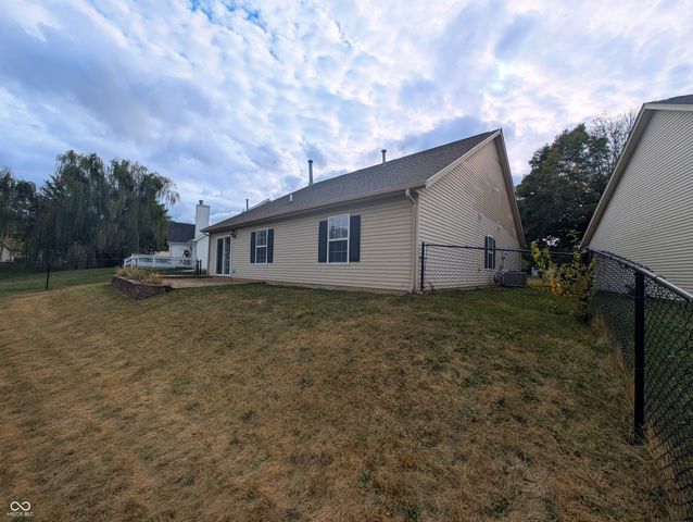 15015 Silver Thorne Way, Carmel, IN 46033