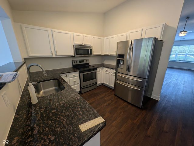 15015 Silver Thorne Way, Carmel, IN 46033