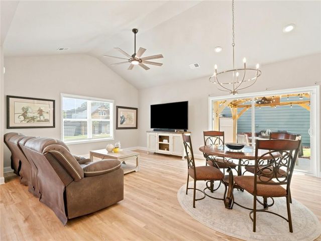107 Red Cloud Walk, Waleska, GA 30183