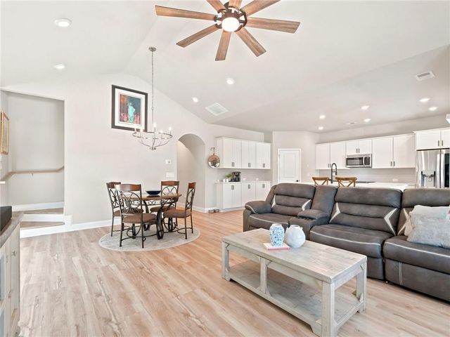 107 Red Cloud Walk, Waleska, GA 30183