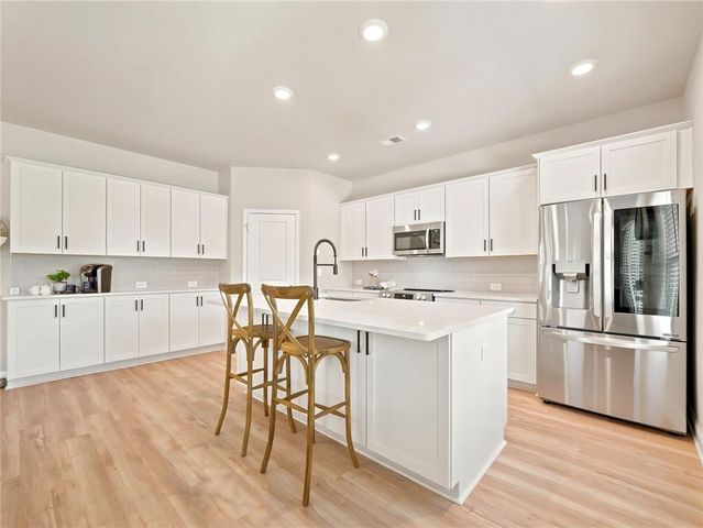107 Red Cloud Walk, Waleska, GA 30183