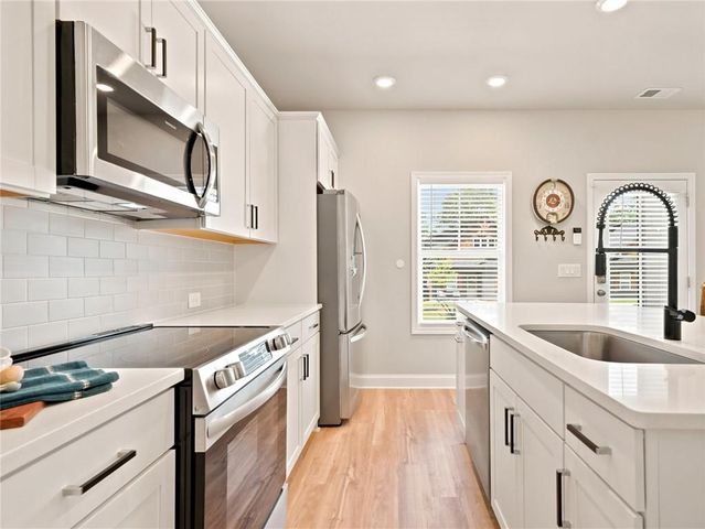 107 Red Cloud Walk, Waleska, GA 30183