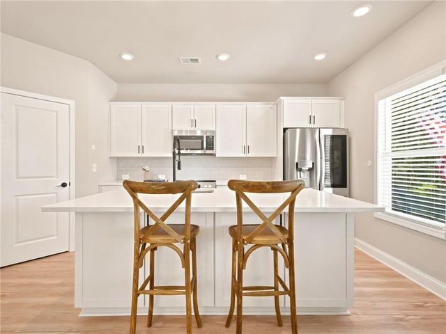 107 Red Cloud Walk, Waleska, GA 30183