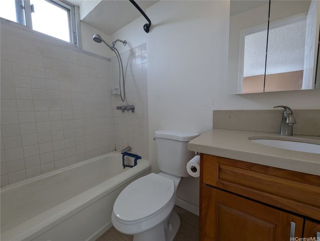 98-288 Kaonohi Street 1104, Aiea, HI 96701